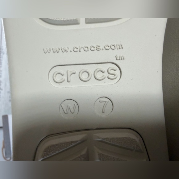 CROCS Lite Ride Brooklyn Foam Platform Wedge Strappy Sandal in Bone. Size 7 NWOT - Picture 11 of 11